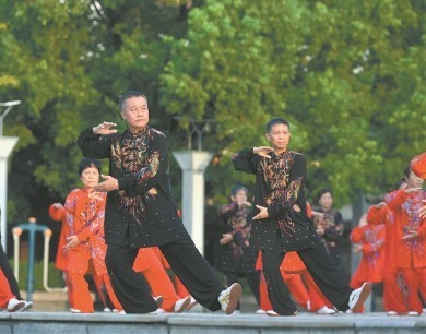  
万载县：打造“15分钟健身圈”
  