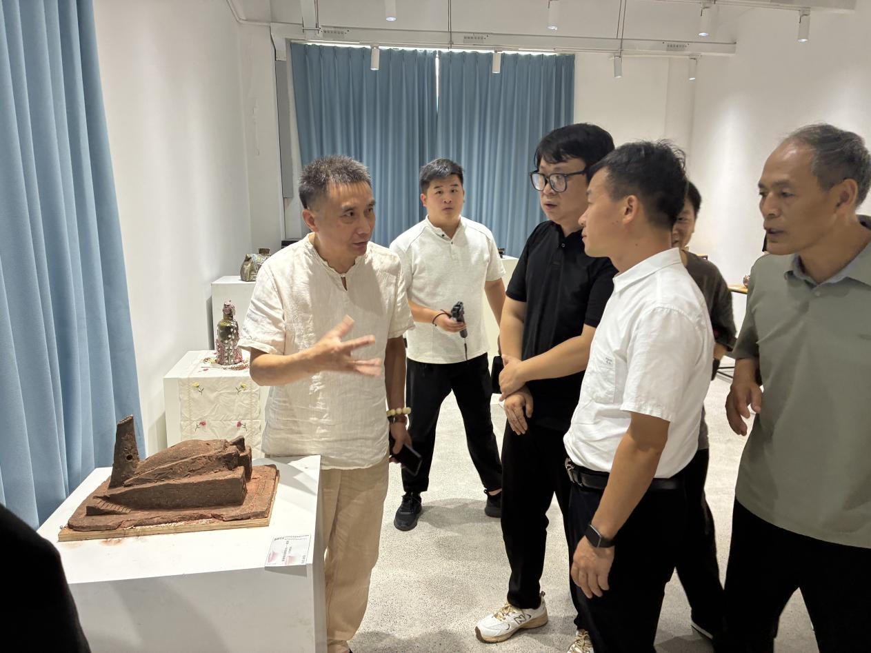 申遗荣光赋能文脉交融 2026两岸柴烧陶艺交流展在景德镇璀璨启幕