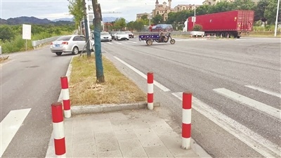 安全还是添堵?鹰潭城区商圈红绿灯减速带,市民看法不一
