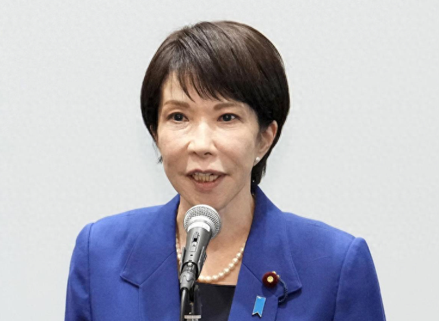 日本民众逼宫首相下台，一首神曲爆火全日本