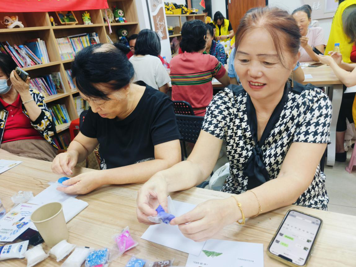 艺术润心，陪伴暖情——西乡街道河东社区联合狮子会为长者送上“心灵滋养”