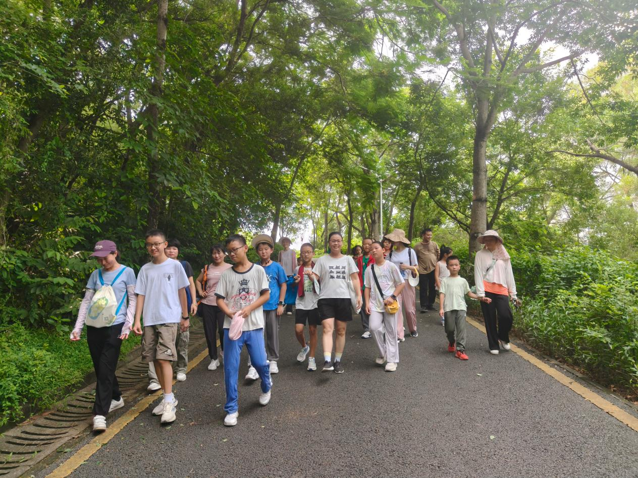 行走的山野课堂——龙珠社区亲子自然研学之旅解锁亲子高质量陪伴