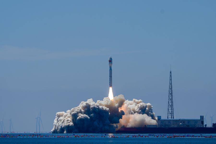 8月5日,捷龙三号运载火箭发射成功。新华社发(宋雄业摄)