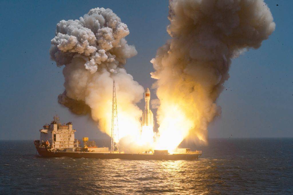 7月22日,在上海东部海域,引力一号遥四运载火箭发射成功。新华社发
