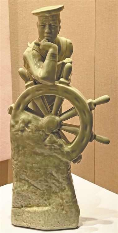 雕塑 《舵手》 熊钢如作
