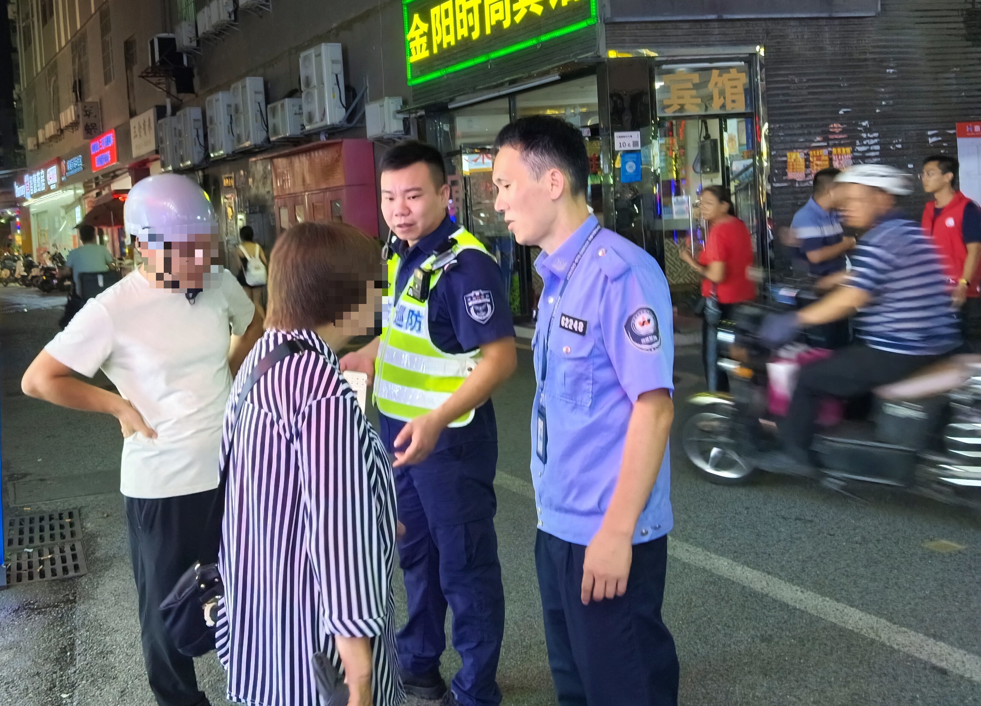 西乡街道多方联动救助七旬走失老人