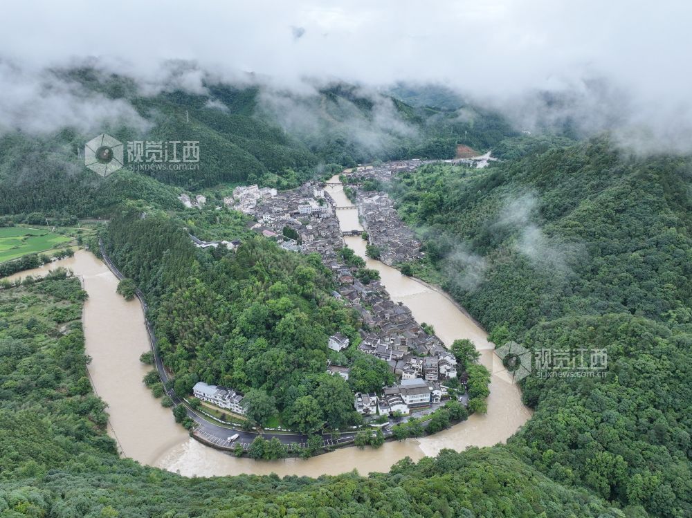 7月1日，位于浮梁县的东河。这里曾是瓷业原料的水运河道。