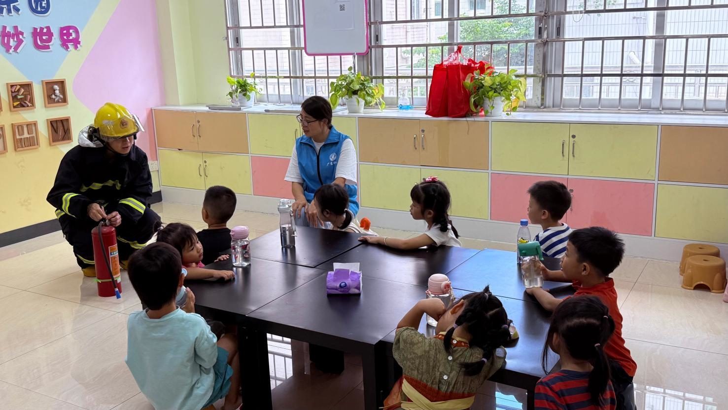 西乡街道河西社区开展幼儿安全启蒙小组活动