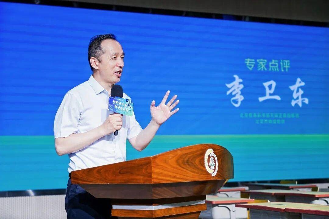 图片来源：未来课堂什么样？我们在育新学校看见了“人机共育”的答案