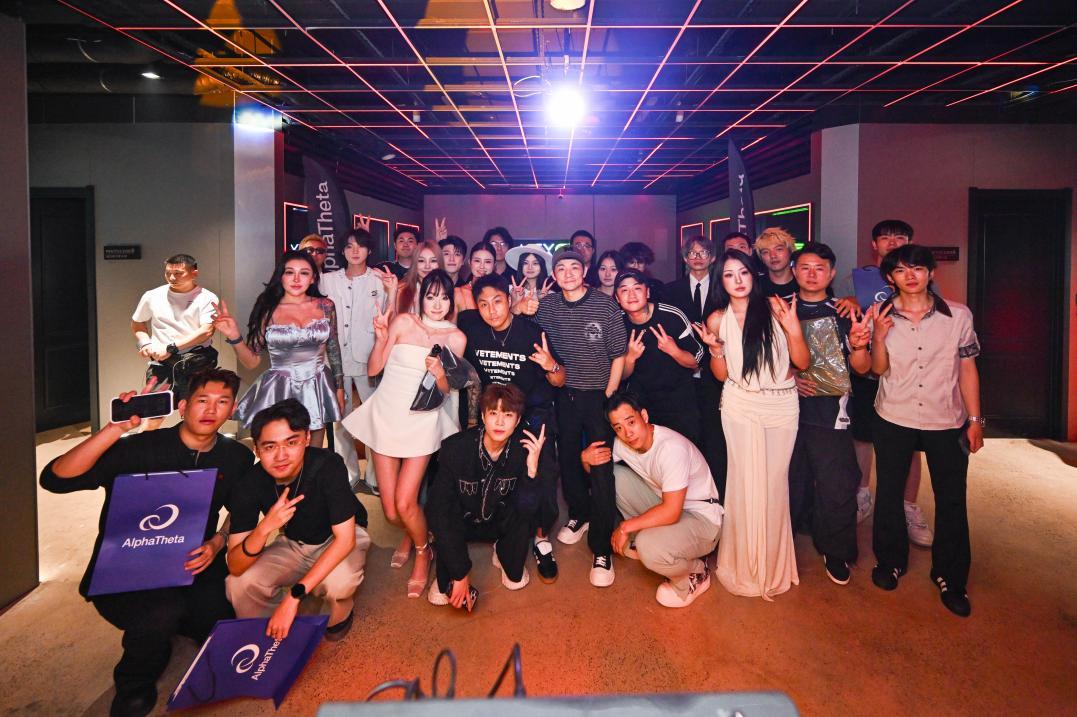 活动现场汇聚近百位行业人士，多位专程从外地赶来