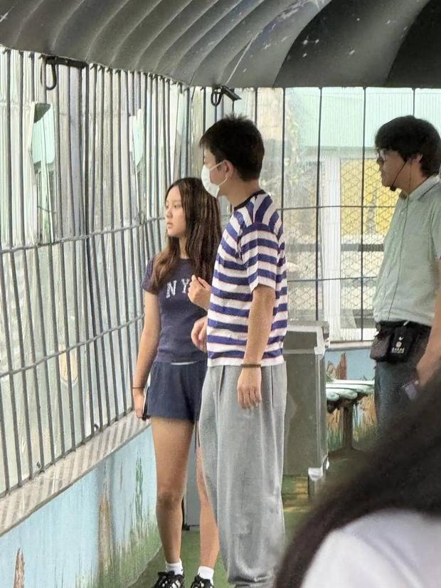 甜馨长得和妈妈李小璐很像，颜值在线！