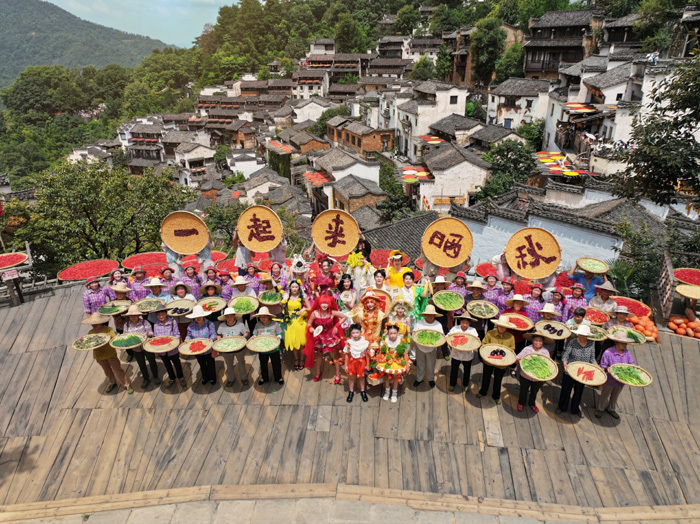 崖上古村・晒叙丰年|婺源篁岭第十二届晒秋文化季盛大启幕