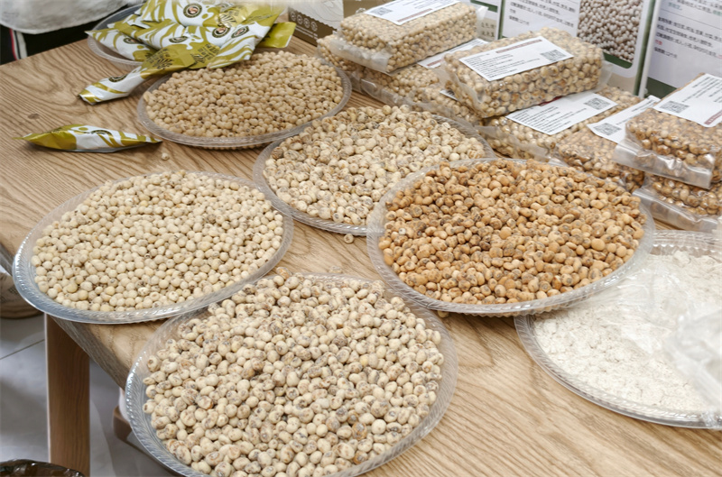 油莎豆的成品展示。王璐摄