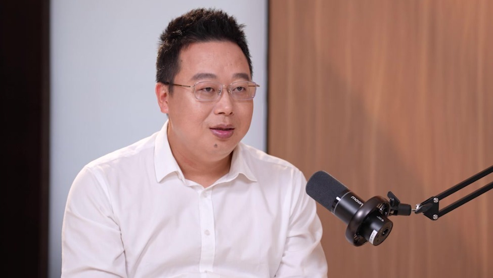 投资人预判：AI最先拉爆的是存储！过去存80亿人生活，未来存AI世界