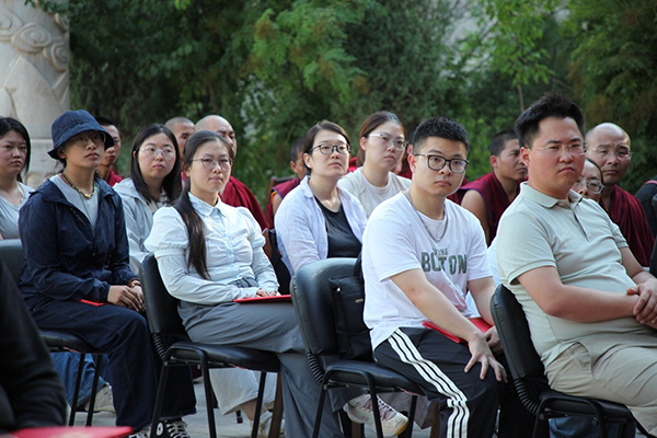 培训班学员们在开班仪式现场