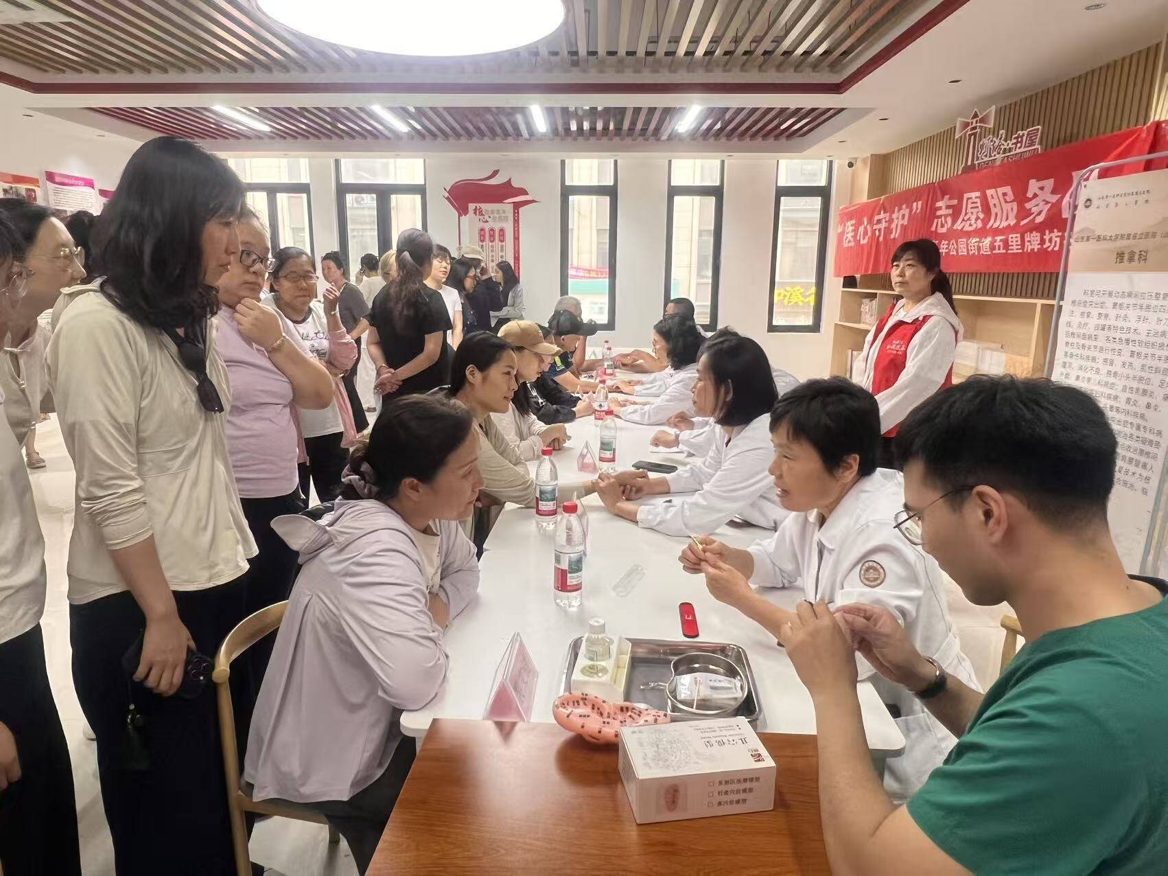 槐荫区青年公园街道五里牌坊社区开展义诊活动 来源：槐荫区委宣传部