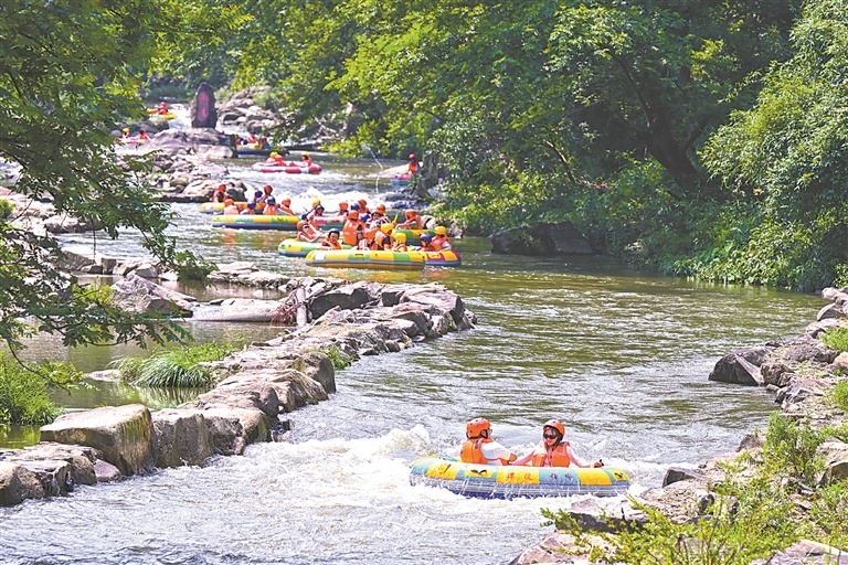 南昌湾里：火热“凉经济”（图）