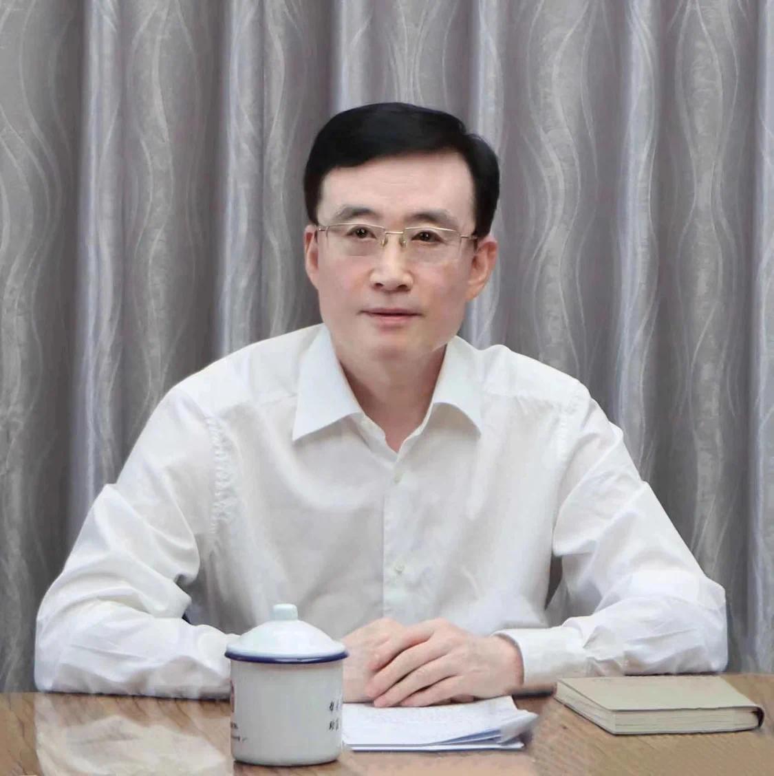 中华社会救助基金会理事长 郑国君