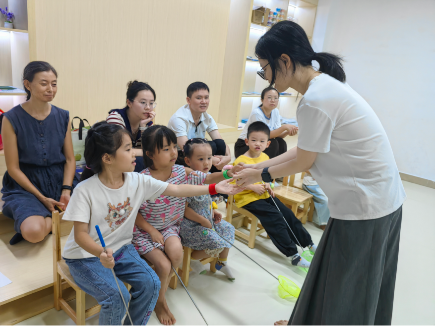 流塘社区“幸福家”系列亲子活动欢乐启航  ——以绘本音乐点亮亲子时光