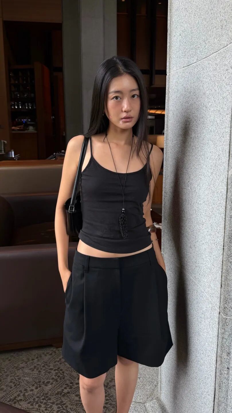 为什么时髦女孩都爱细吊带？