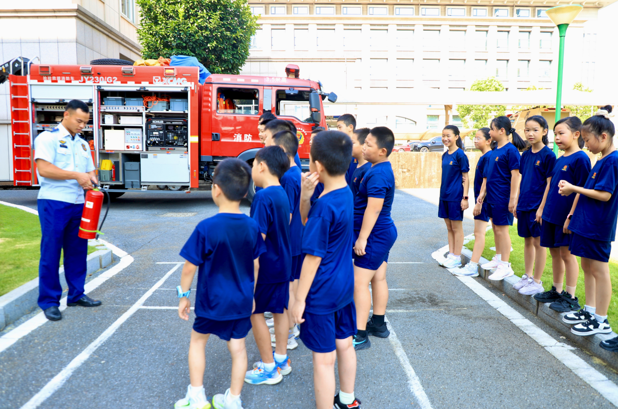 九江湖口：红领巾遇见火焰蓝 消防夏令营守护少年平安暑假