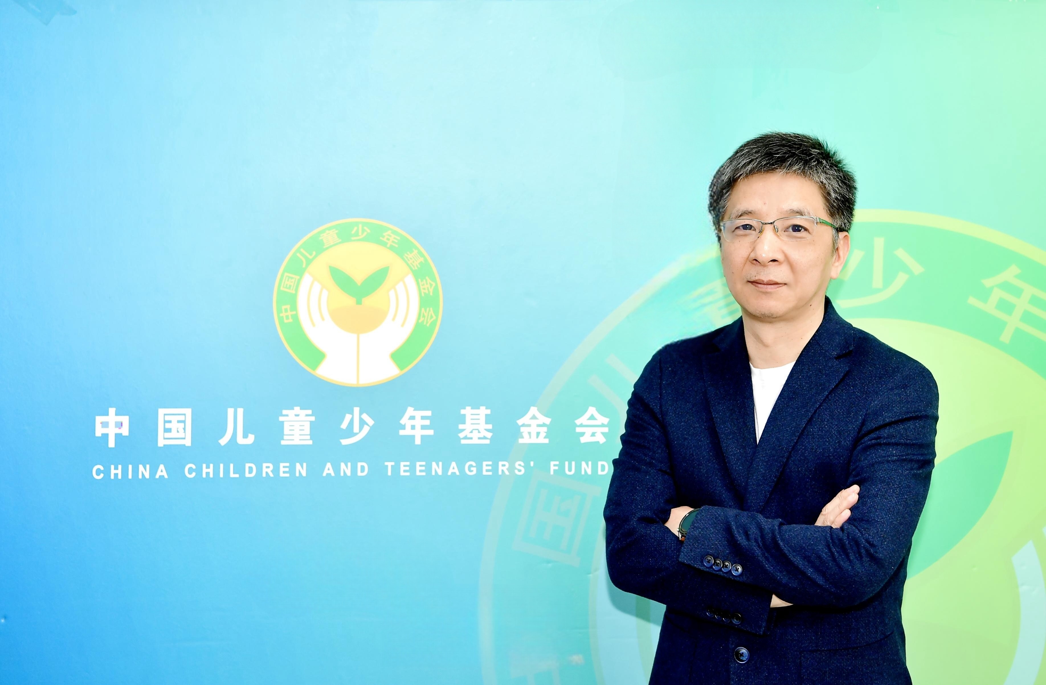中国儿童少年基金会秘书长李忠明