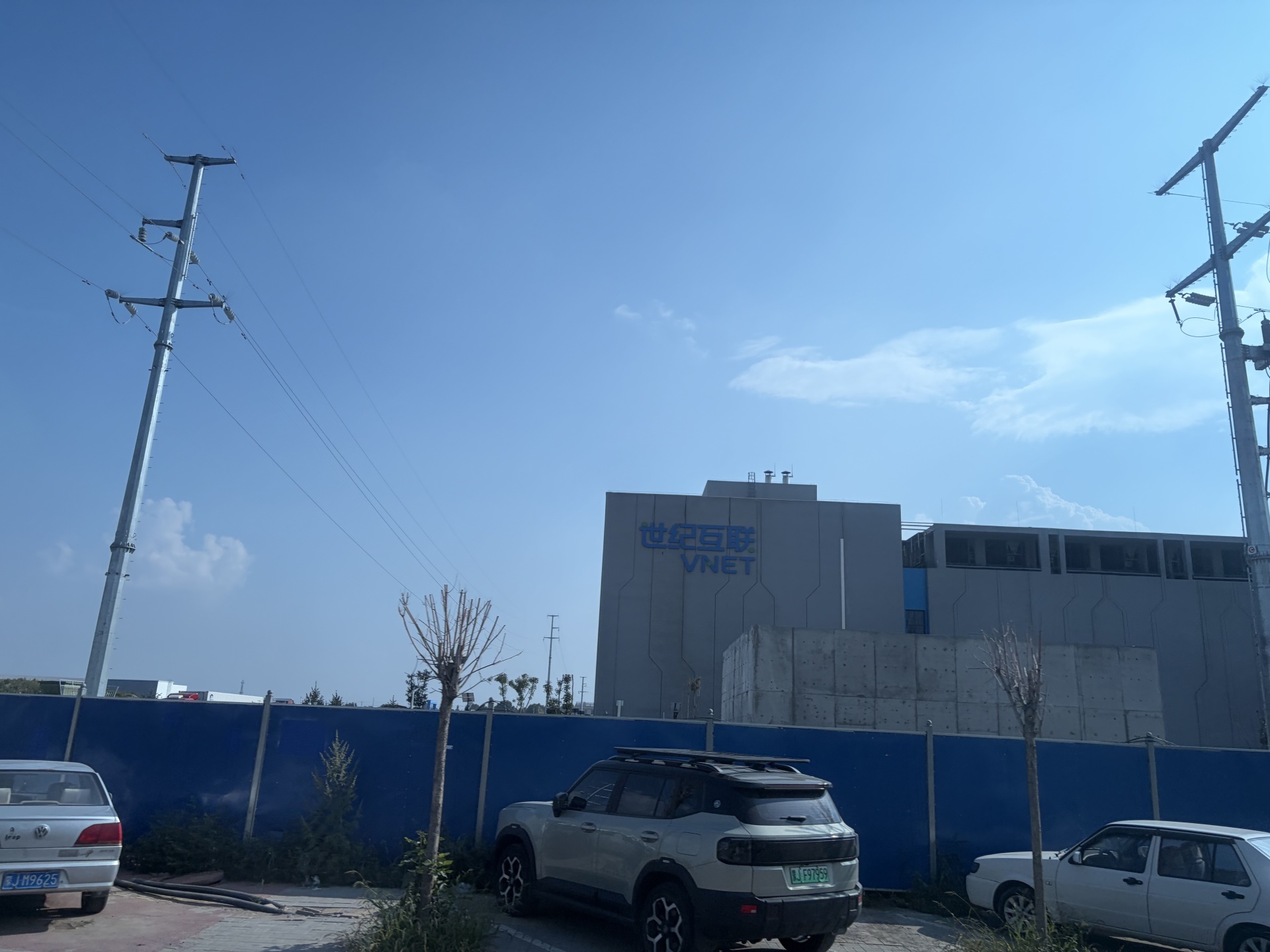 乌兰察布绿色算力集群区的数据中心 图片来源：每经记者 叶晓丹 摄