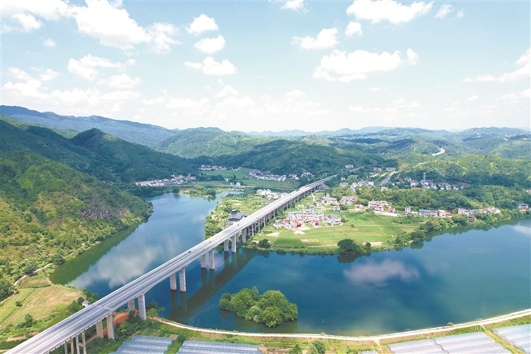 会昌县：路畅景美（图）