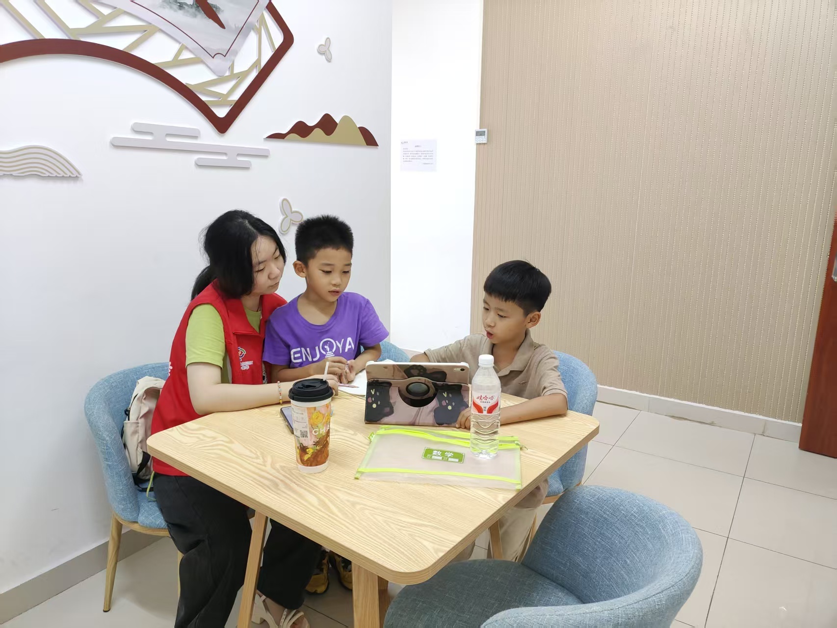 621小时！深圳这群大学生把暑假过成了“职场进阶记”  ——龙华区龙塘社区“展翅计划”