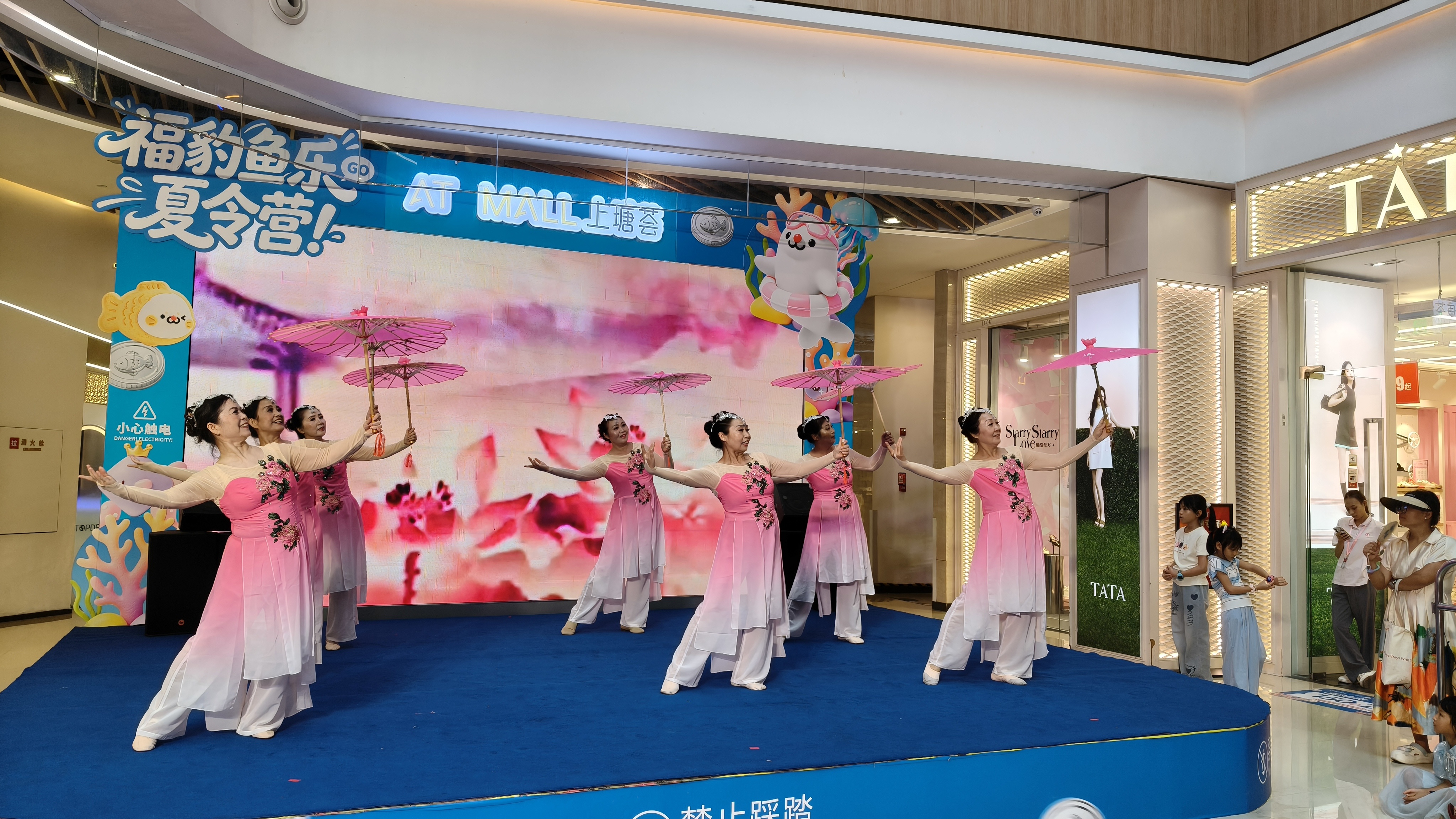 以舞会友展风采 龙塘社区上塘荟首届广场舞大赛点燃夏日激情