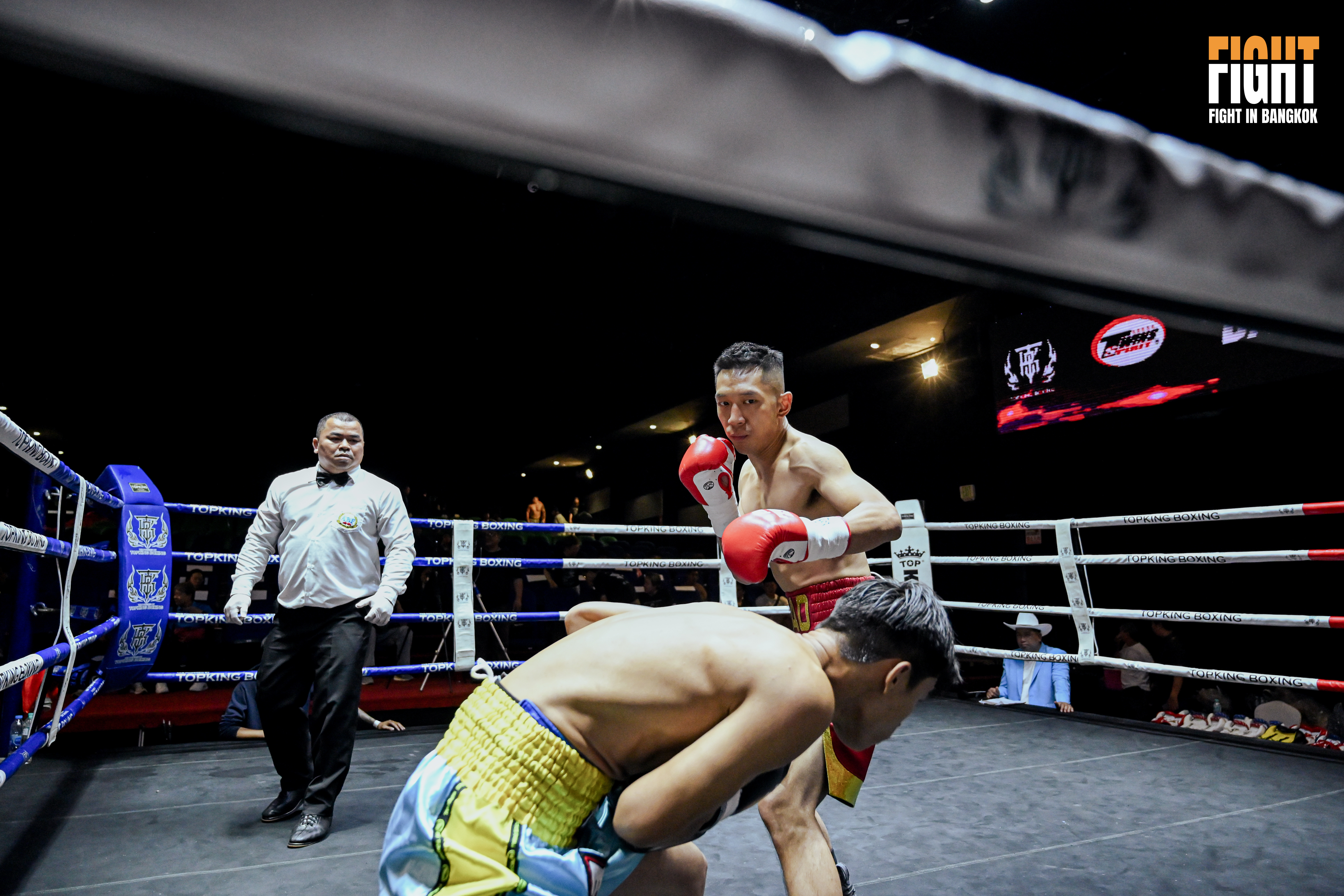 对手为泰国本土实力派拳手Boonrueang Phayom,BoxRec(世界拳击档案网)记录其职业战绩15胜15次KO、5负,终结率高达100%,重击能力十分强悍。