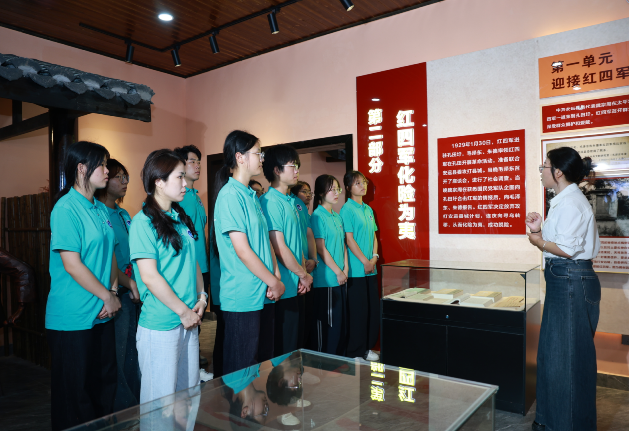 江西旅游商贸职业学院:“常青藤”下基层深耕沃土 青春志助振兴情暖赣南