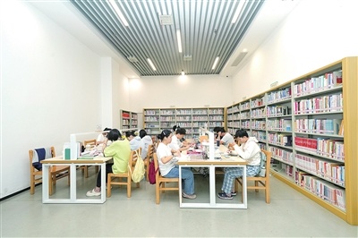 书香弥漫、墨香相伴，萍乡湘东区图书馆暑期人气旺