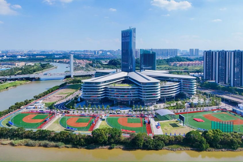 图为:桂城天佑棒球运动中心(曹涛 摄)