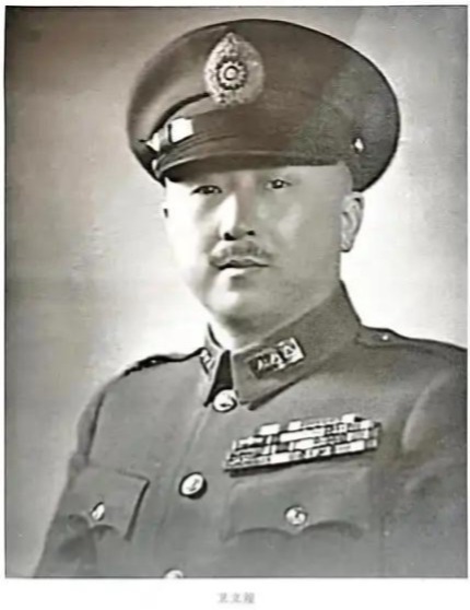 1955年，卫立煌从香港回到北京，蒋介石在台北官邸沉默良久，对陶希圣说：俊如也投共了，还谈什么反攻
