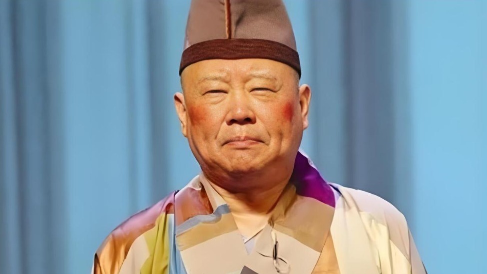 武汉文旅立案查郭德纲即兴改编红歌这件事，你怎么看？