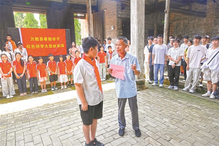 万载县：暑期研学热（图）