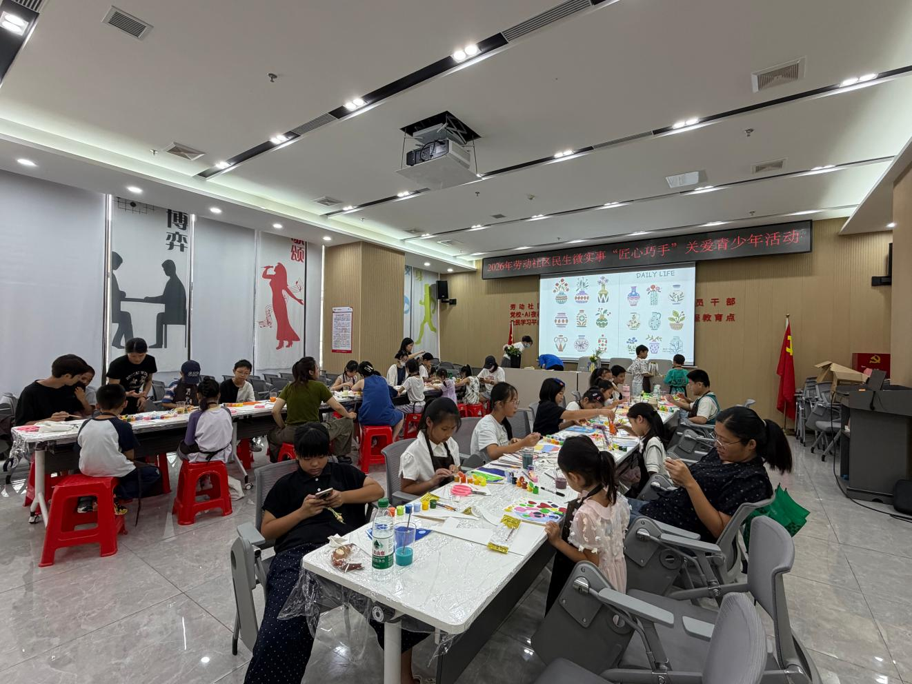 西乡街道劳动社区开展“匠心巧手”活动