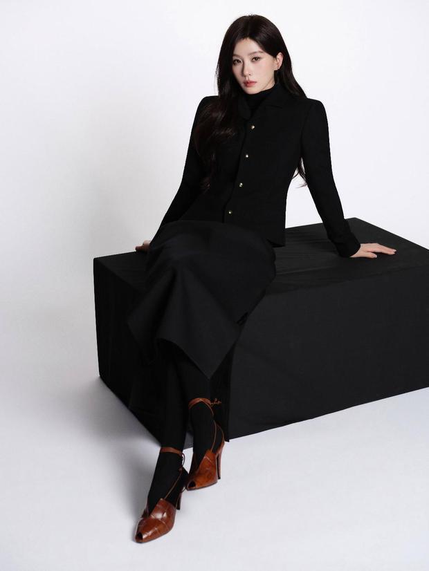 刘诗诗尽显从容克制的东方女性格调。
