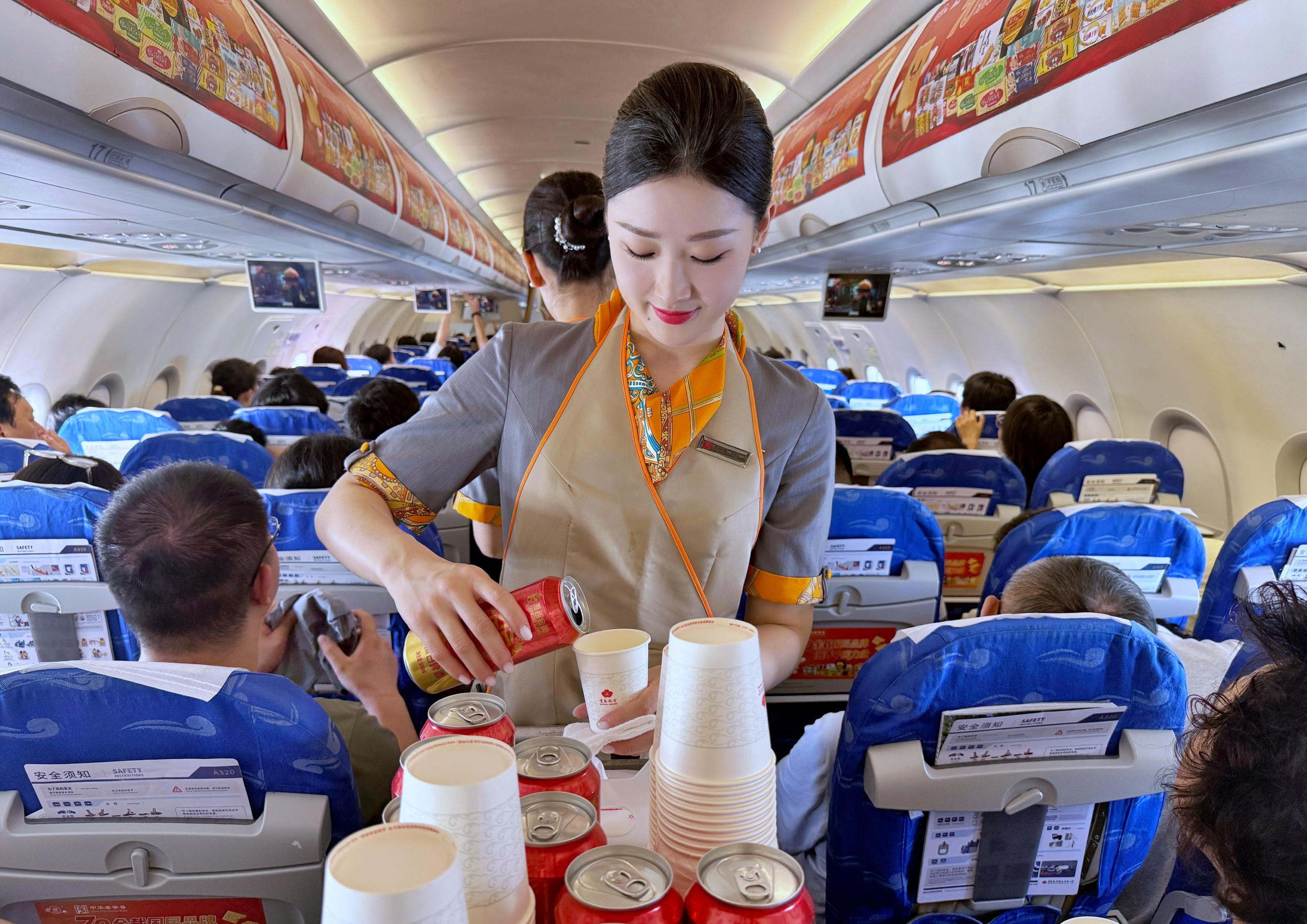 万米高空再续啤酒之约——青岛航空携手西海岸文旅打造“干杯金沙滩 潮玩西海岸”空中啤酒节