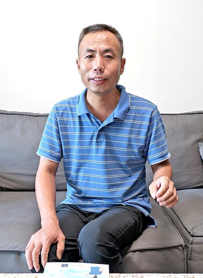申军良接受极目新闻记者专访