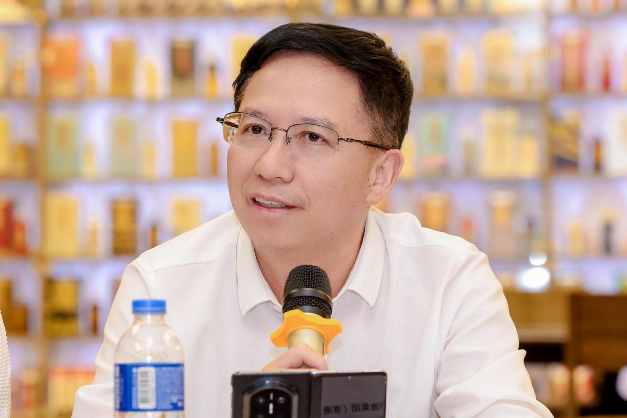 图 | 贵旅集团副董事长、总经理龙丛作总结发言
