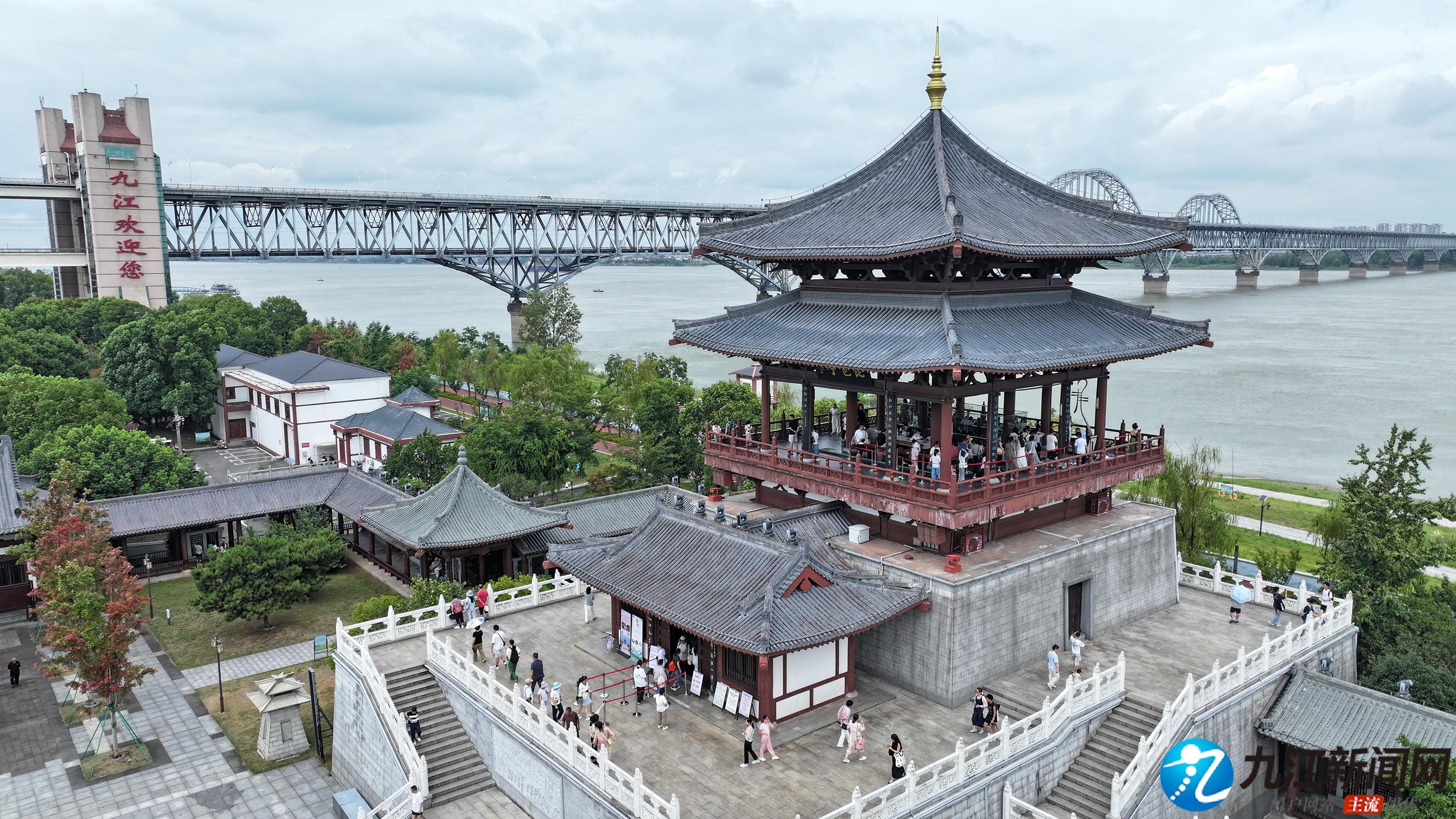九江琵琶亭景区持续火爆（图）