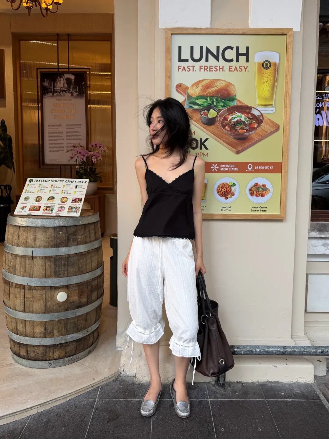 为什么时髦女孩都爱细吊带？