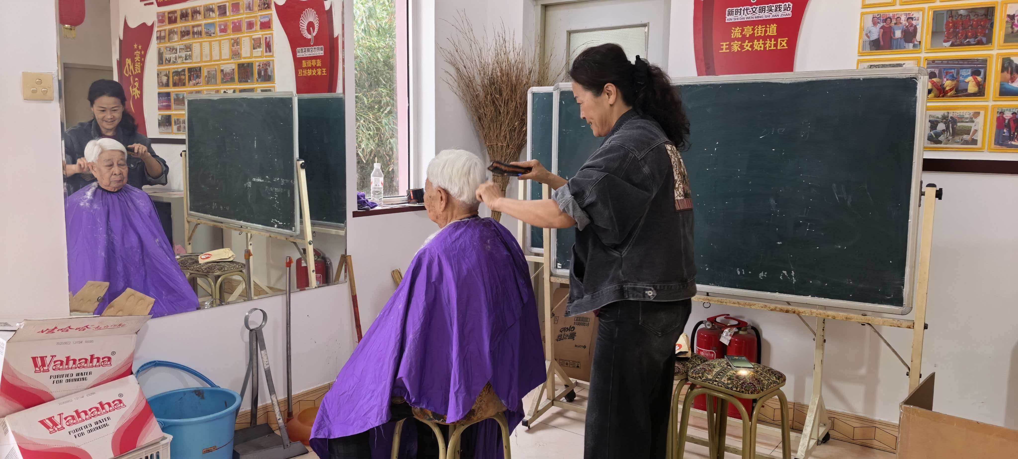 青岛乡里乡亲丨文明乡风好人好事 王雪红:十年“顺手事”,和美一方邻