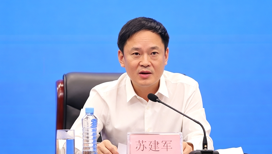 新余市委副书记、代市长苏建军(文颖 摄)