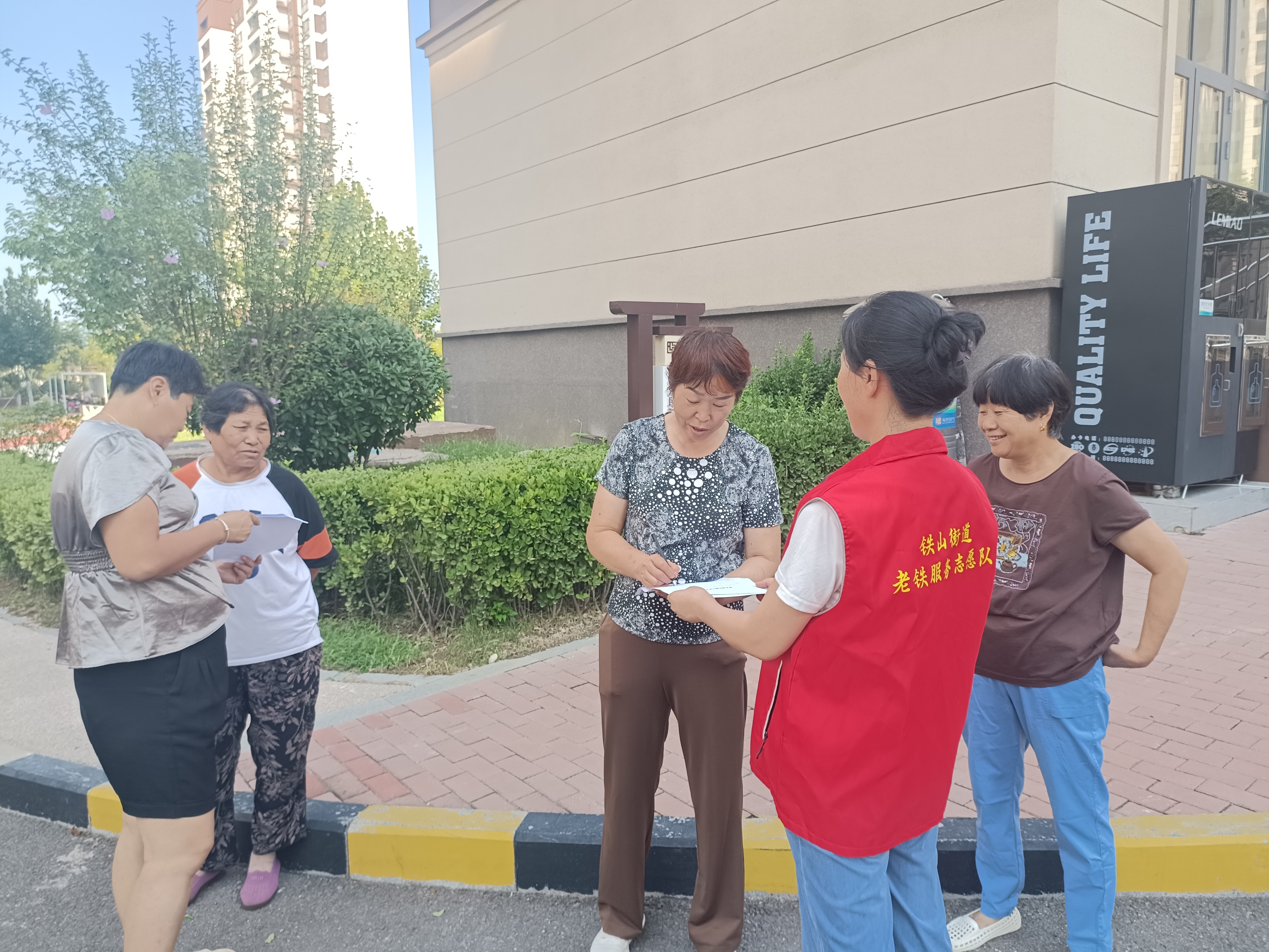 青岛乡里乡亲|文明乡风好人好事 “暖心老铁”志愿队:银发聚微光,点亮山里新风光