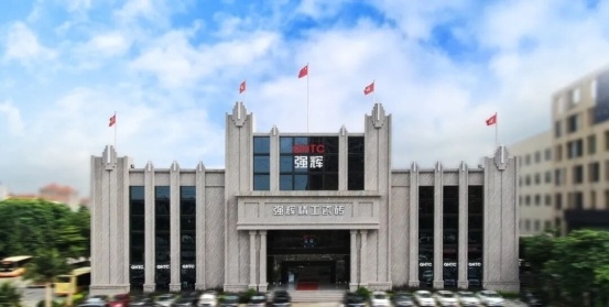 深耕建陶行业38载，强辉始终秉承“用精工瓷砖，做一生挚友”的品牌理念，在坚守精工品质底色的同时，坚持以技术创新为核心引领，持续加码研发创新投入。