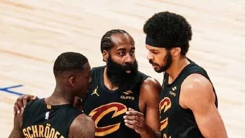 交易达成！1换1！哈登回归！牛啊，冲击两个NBA历史第一