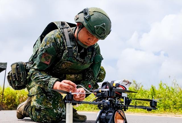 岛内再传噩耗,打赖清德一个措手不及,解放军已有大动作